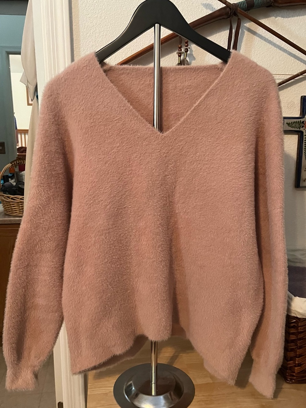 Wonderful Wizard of Oz Soft Mohair Like V-Neck Women's Sweater in Dusty Pink